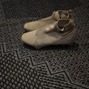 Nike Men's Tan Athletic Shoes